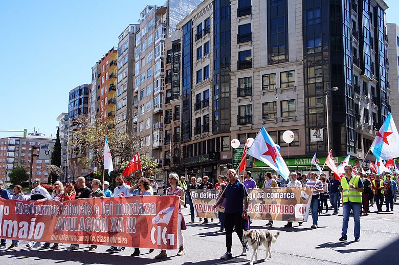 2016 05 01 ManifaPrimeiroMaioVigo07.JPG